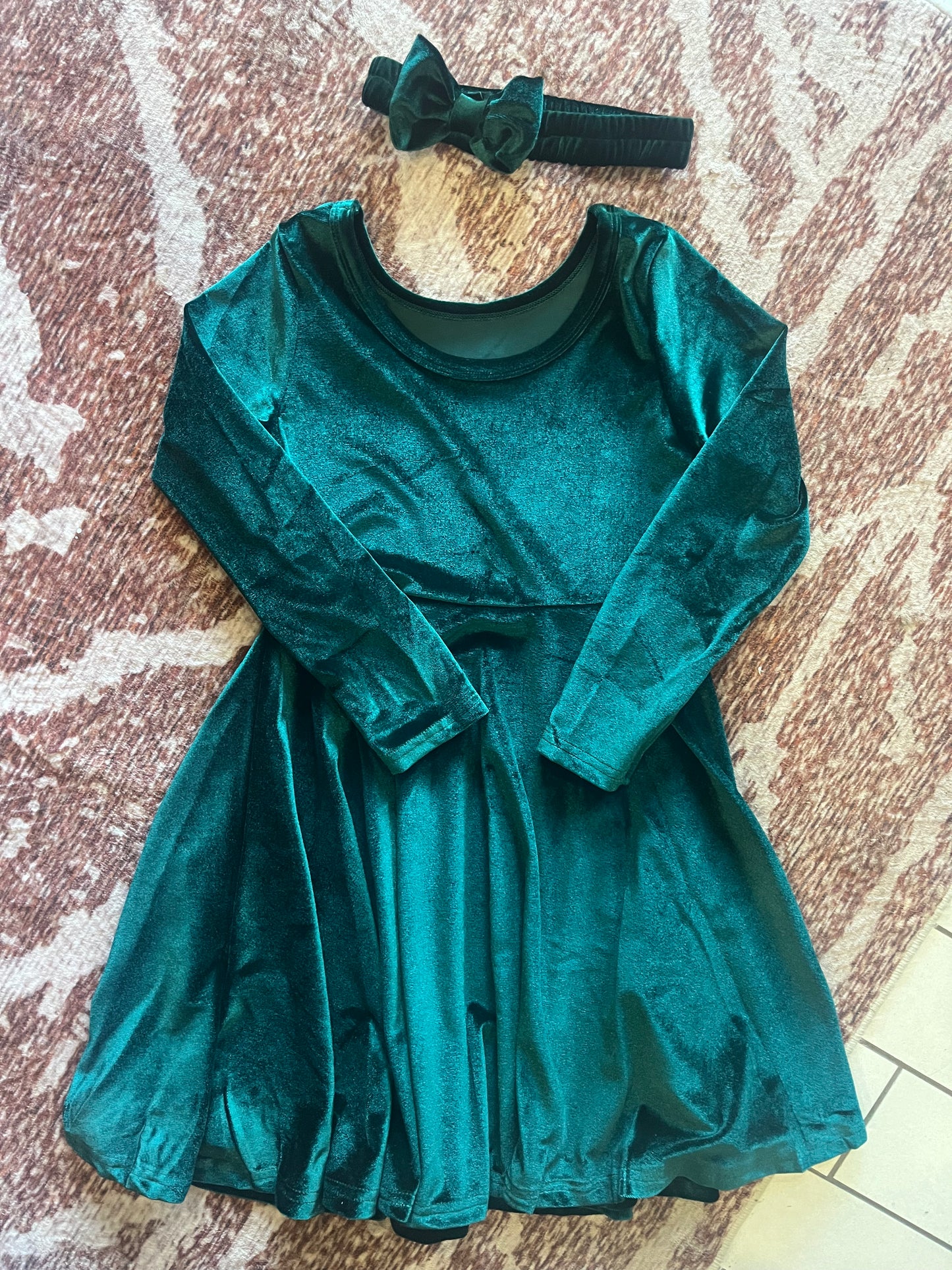 Girls Green Velvet Long Sleeve Dress