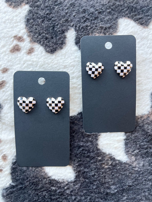 Chic Checkerboard Heart Stud Earrings