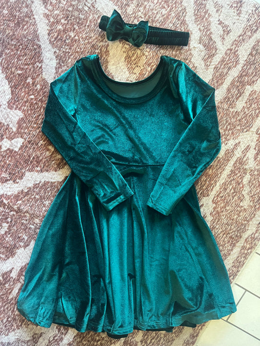 Girls Green Velvet Long Sleeve Dress